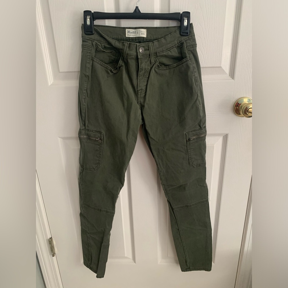 Size 5 Skinny cargo pants from Mudd
